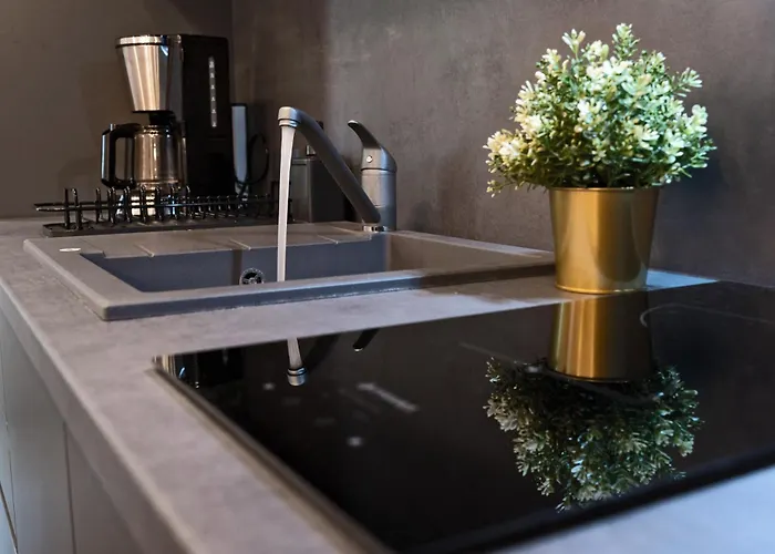 - Klimt's Art - By Openhouse Apartment